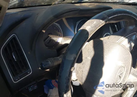 2014 Infiniti Q50 Premium z USA, uszkodzony, nr VIN JN1BV7AP3EM692353